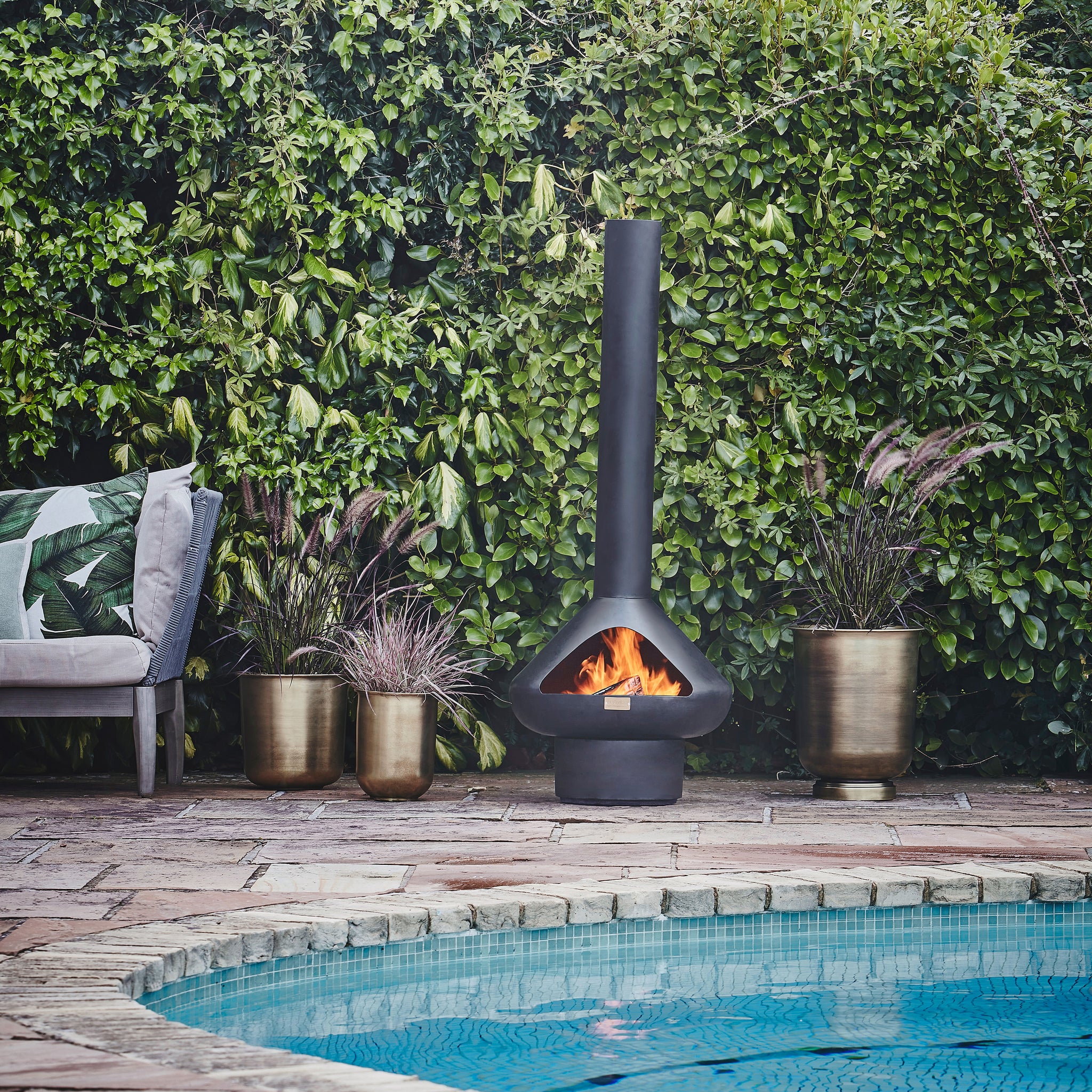 Outdoor Fornax Fireplace In Matt Black