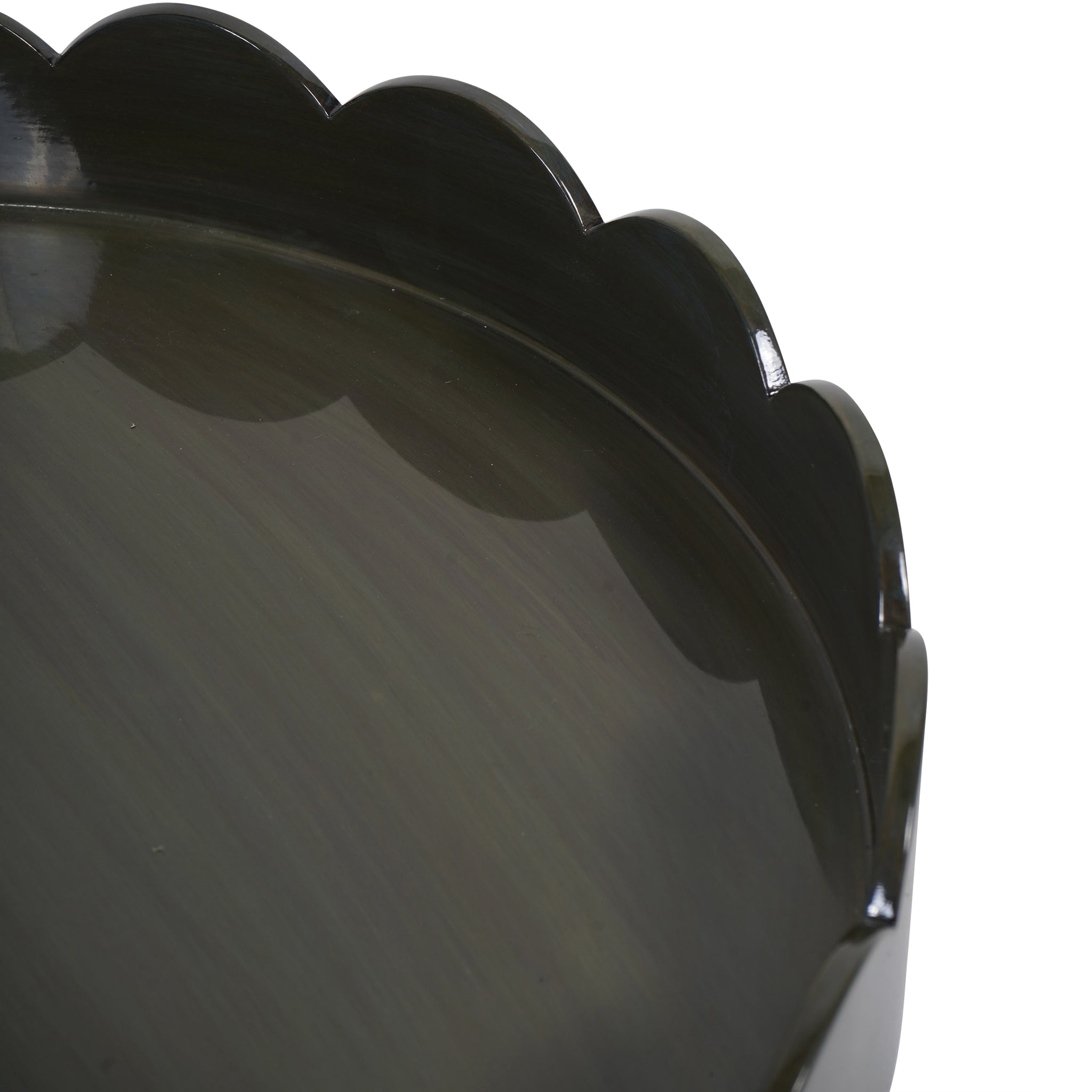Lacquered Round Tray Olive with Scallop Edge