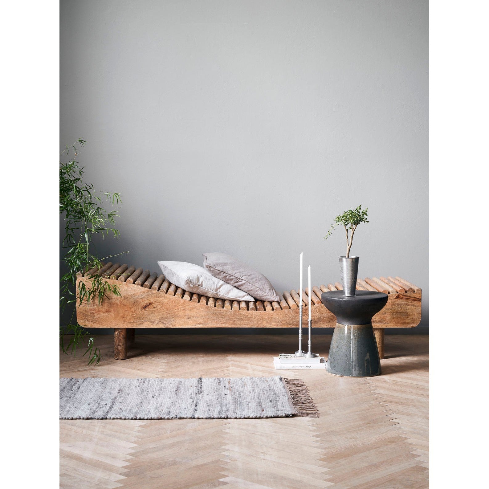 Basti Daybed, Nature