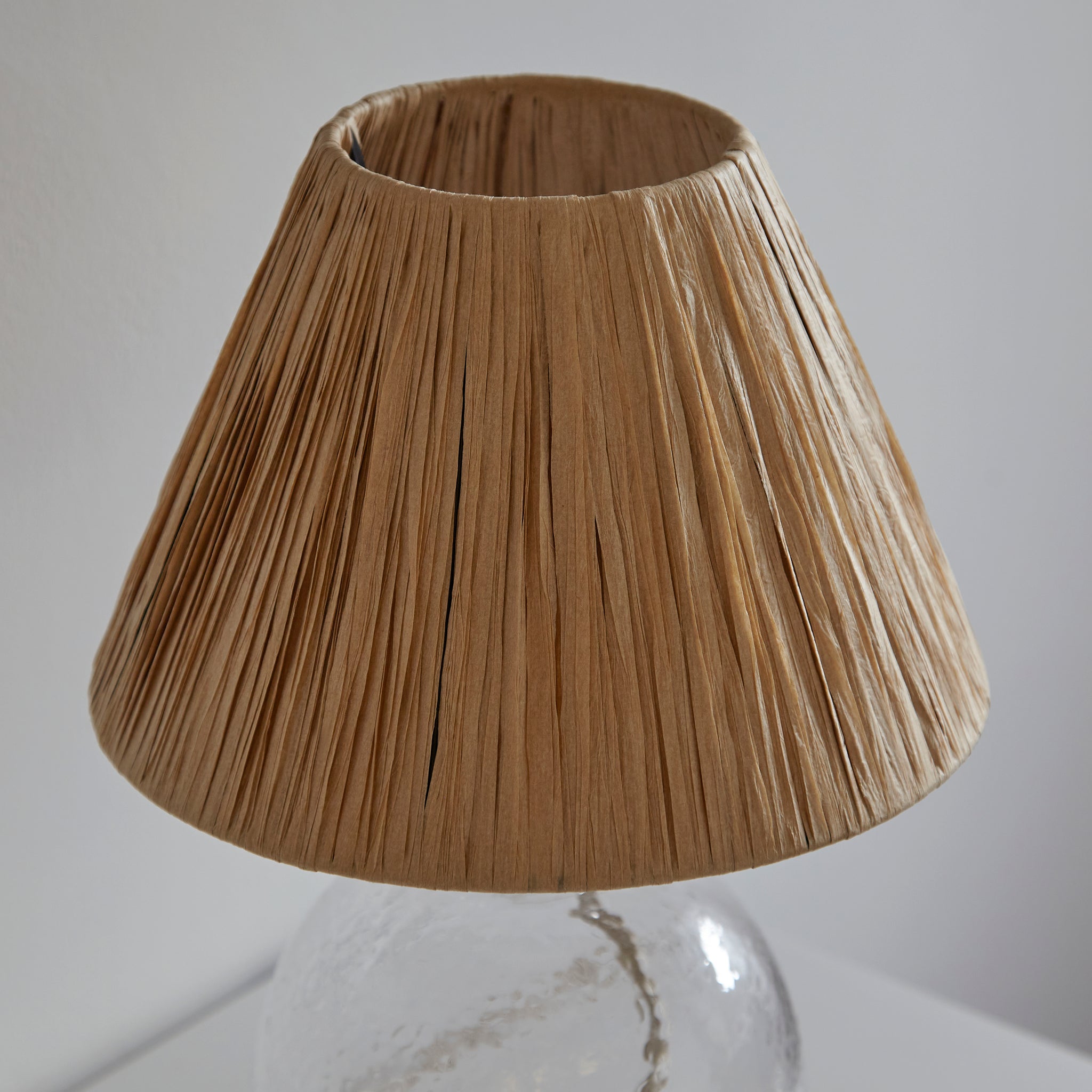 Lyre Table Lamp Clear / Natural Raffia