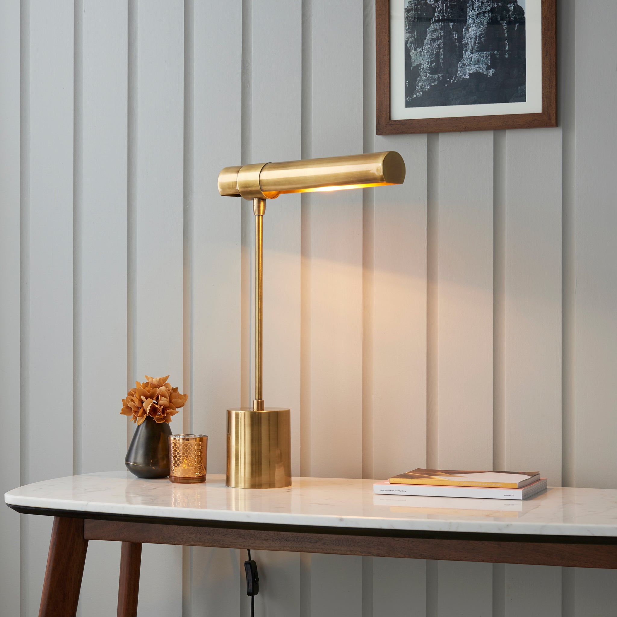 Hero Table Light