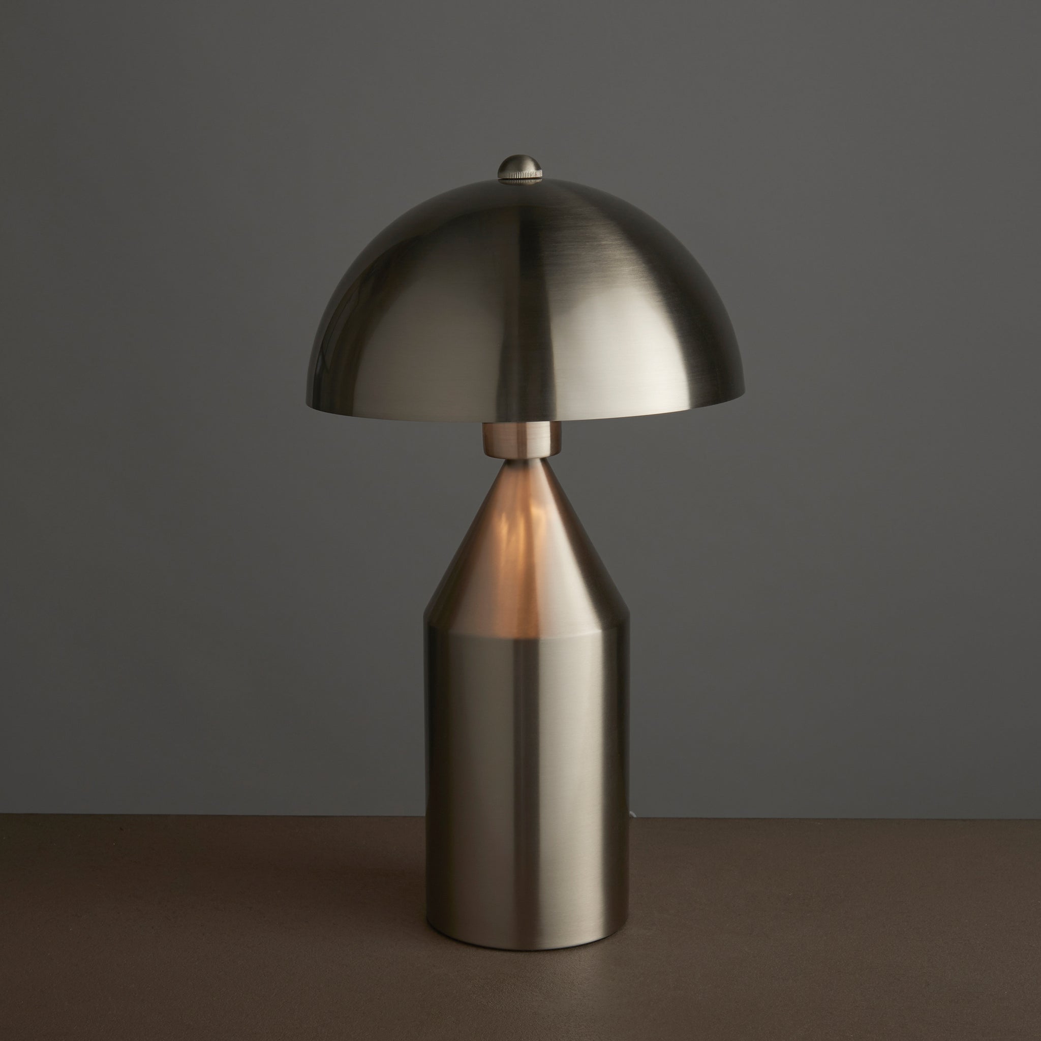 Ovum Table Lamp Nickel