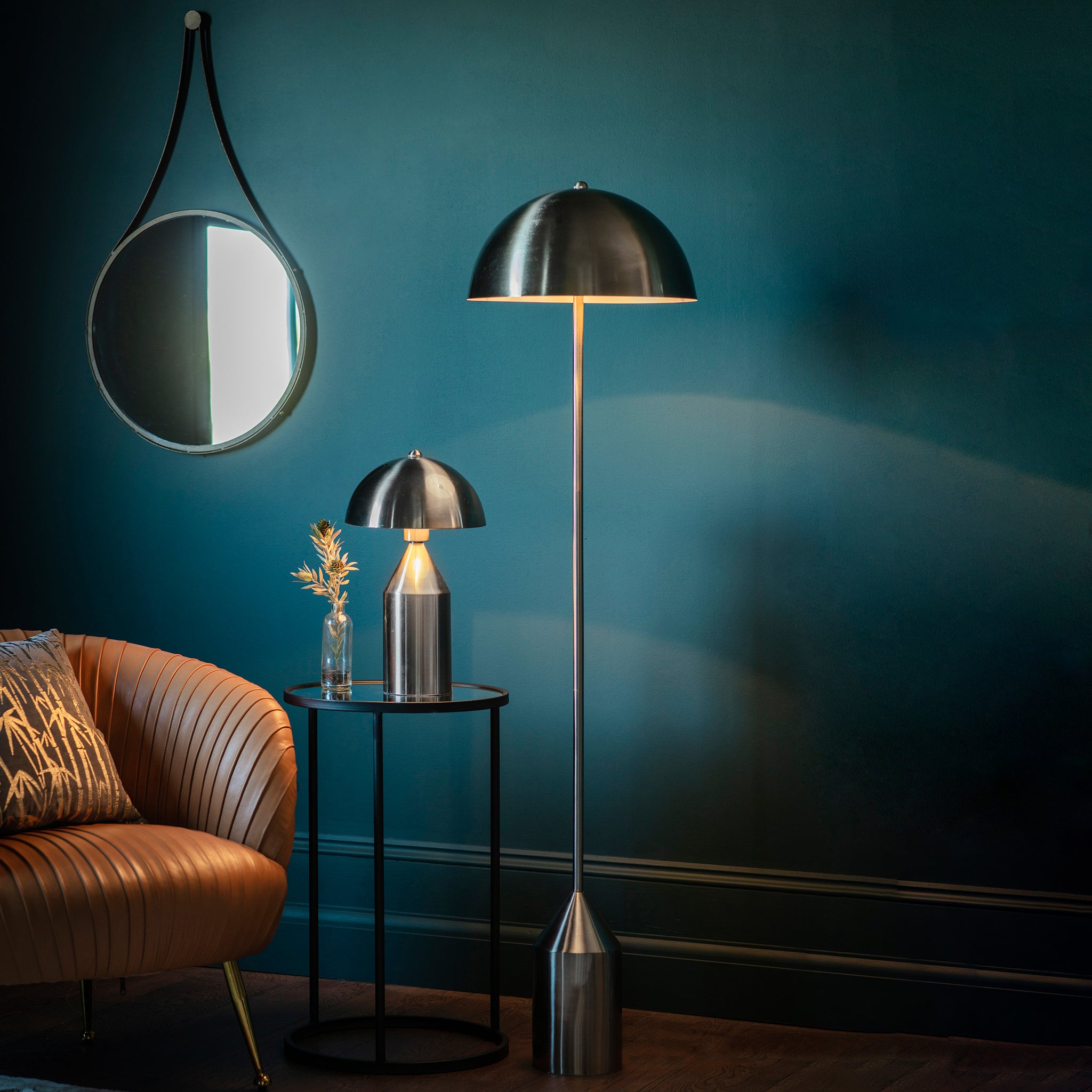 Ovum Table Lamp Nickel