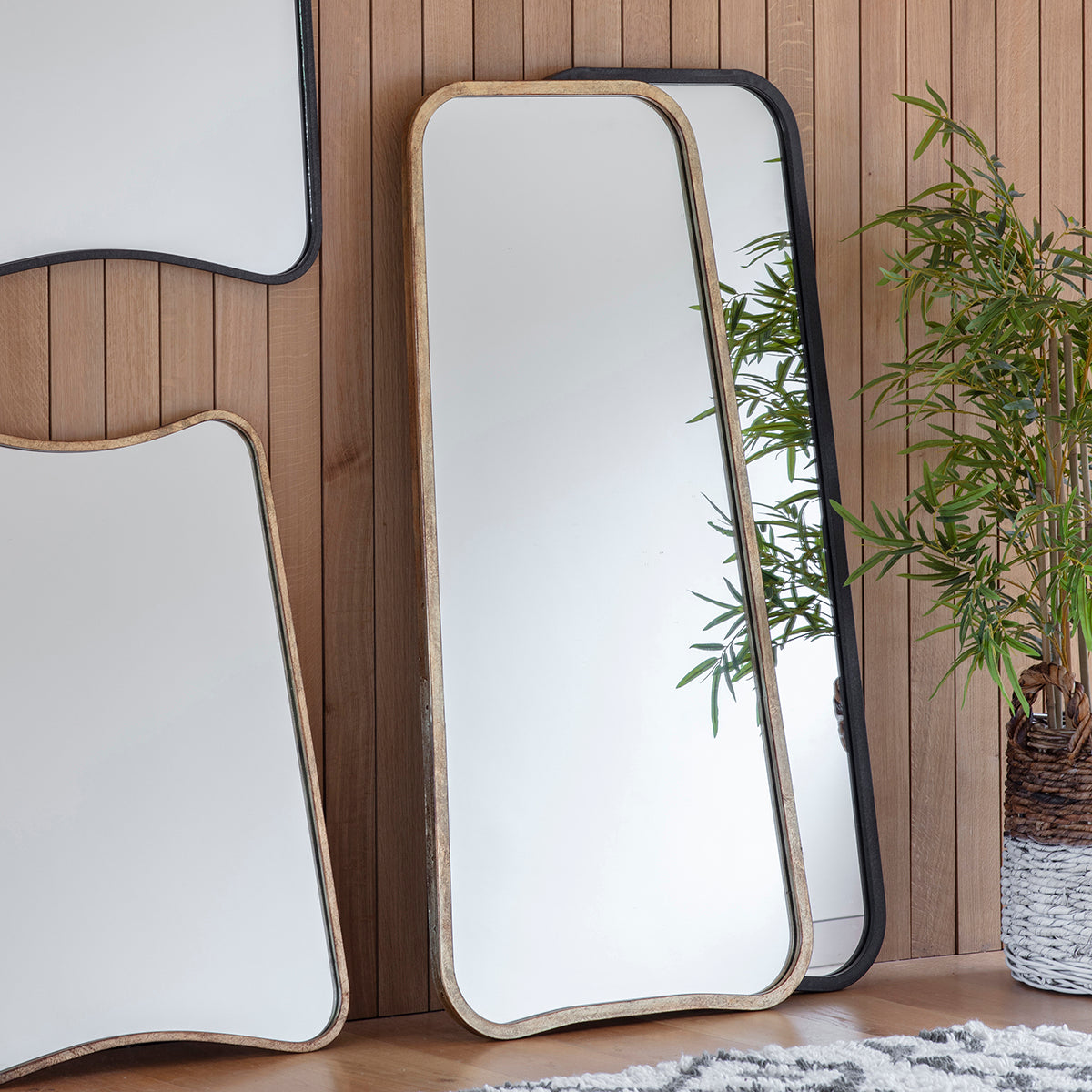 Carver Leaner Mirror Black
