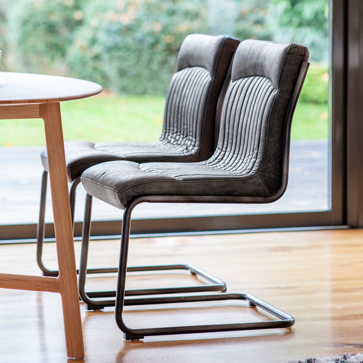 Carpe Leather Chair Antique Ebony