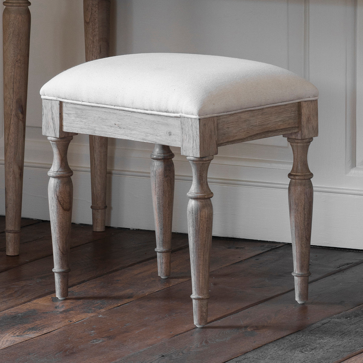 Muscat Dressing Stool