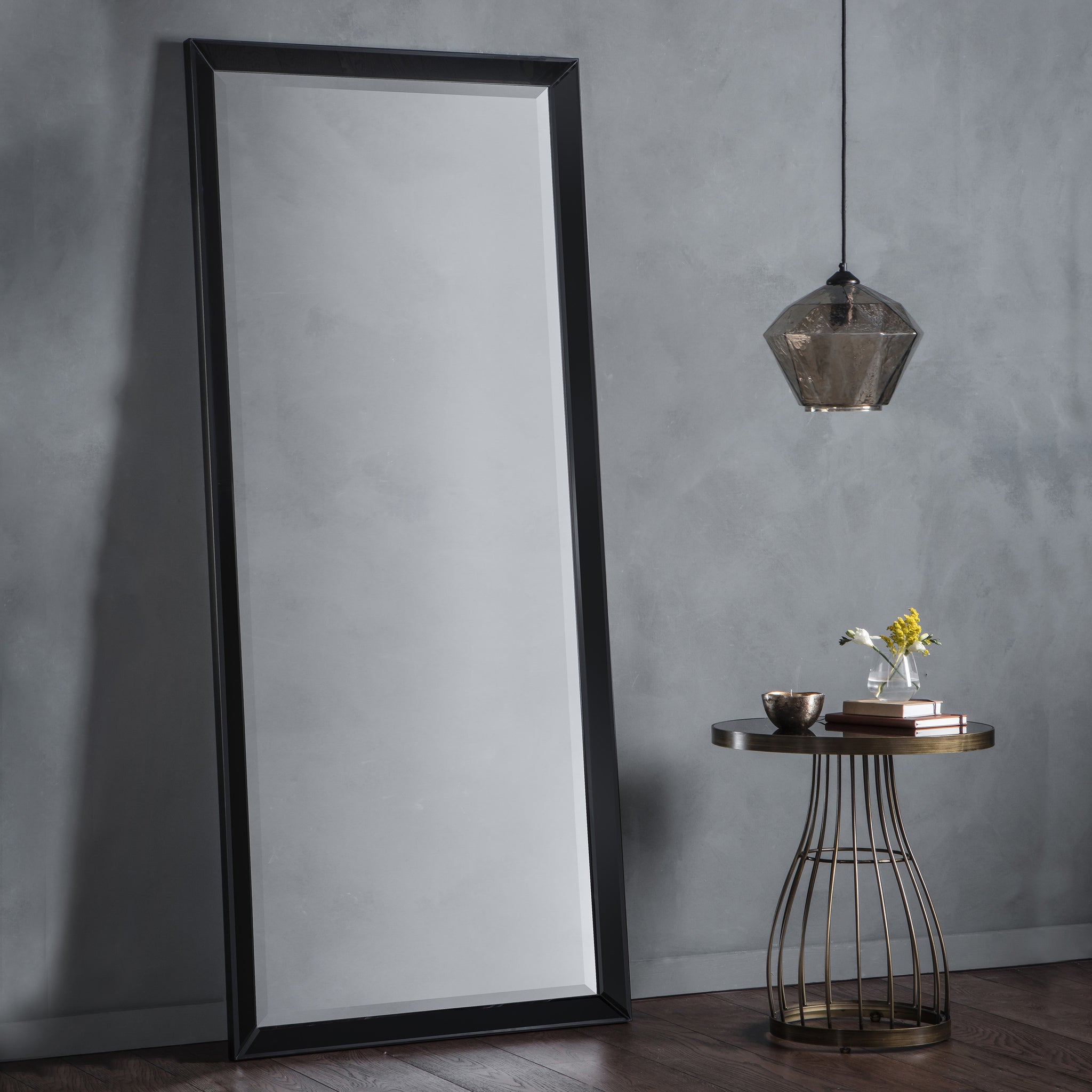 Luca Leaner Mirror Black