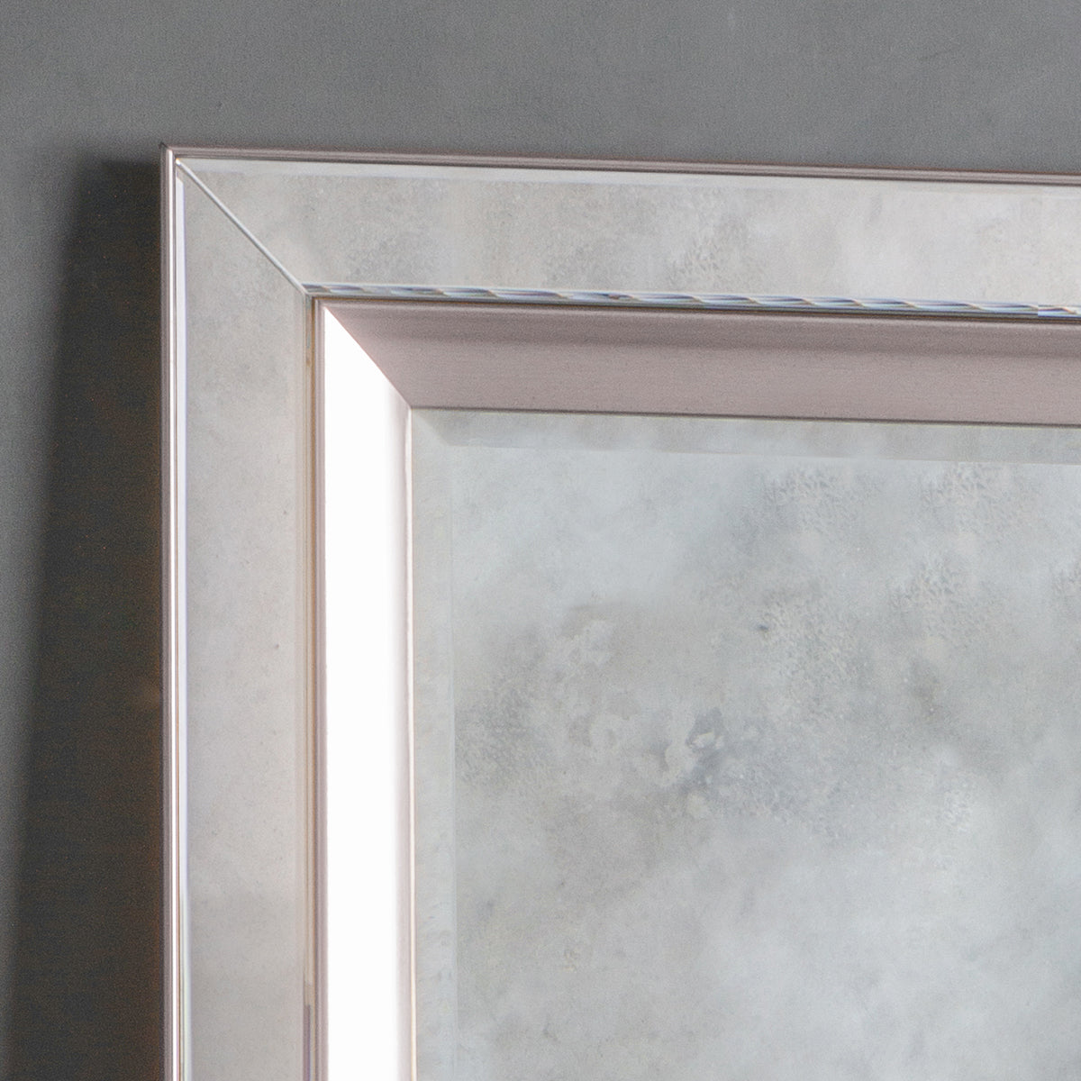 Madri Leaner Mirror