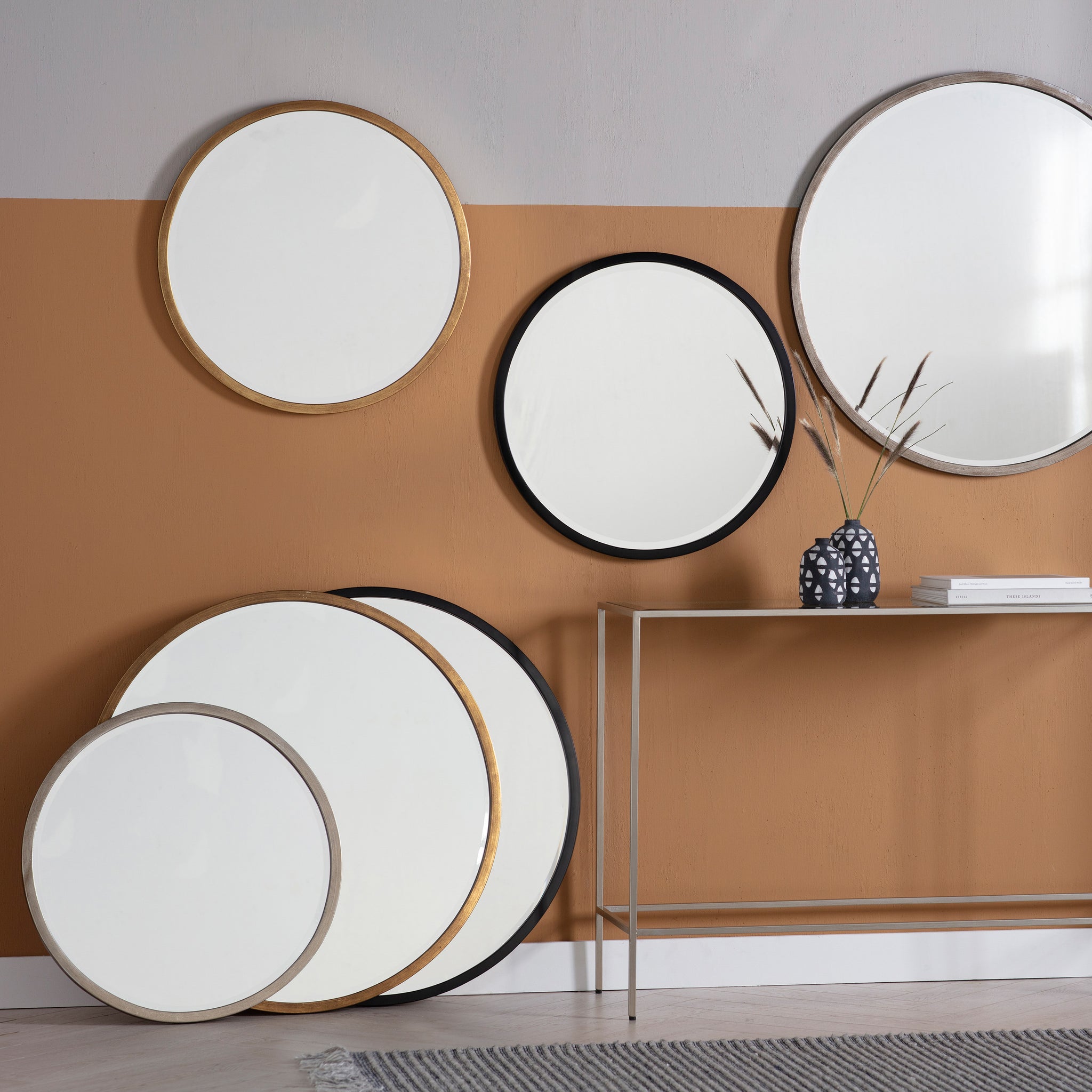 Higgs Round Mirror Black 80 x 80 cm