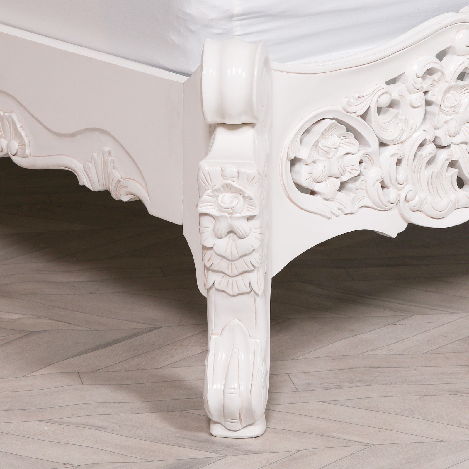 Rococo 4ft6 Double Size Carved Bed